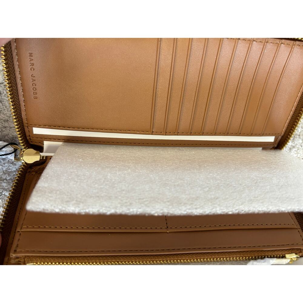 NWT Marc Jacobs The Wallet Brown 3/4 Zip Pebbled leather Wallet #72894 - Picture 3 of 8